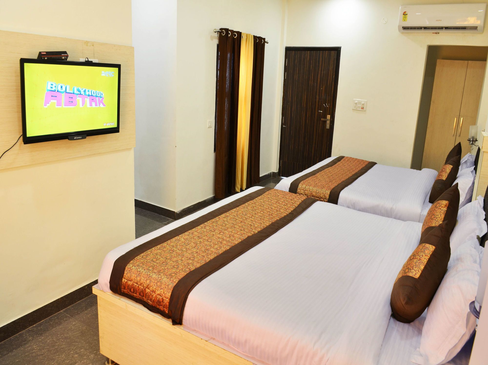 Hotel Oyo 7447 Grand Park Amritsar Exterior foto