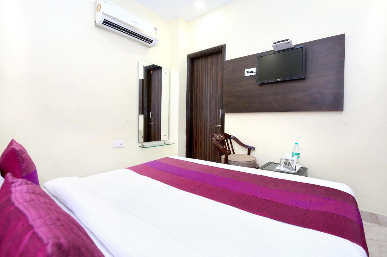 Hotel Oyo 7447 Grand Park Amritsar Exterior foto